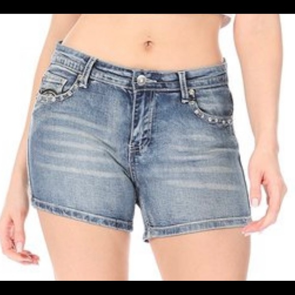 4" inseam,skull/bone stitch embellished in rhinestones on 5 pocket denim shots - Picture 2 of 3